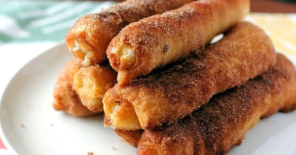 Crescent Cheesecake Roll-Ups