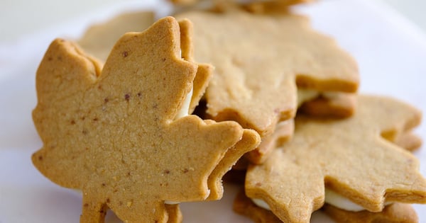 Maple Sandwich Cookies