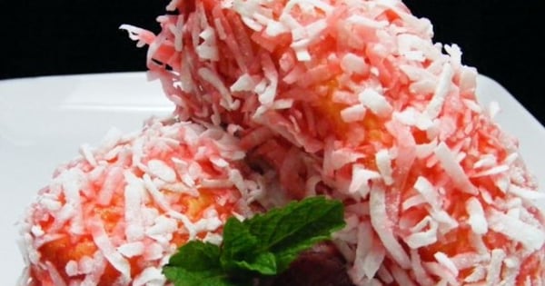 Homemade Cream-Filled Sponge Cakes