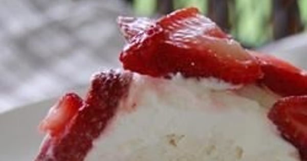 Chef John's Pavlova with Strawberries