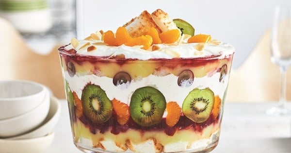 Lemon Cranberry Greek Yogourt Trifle