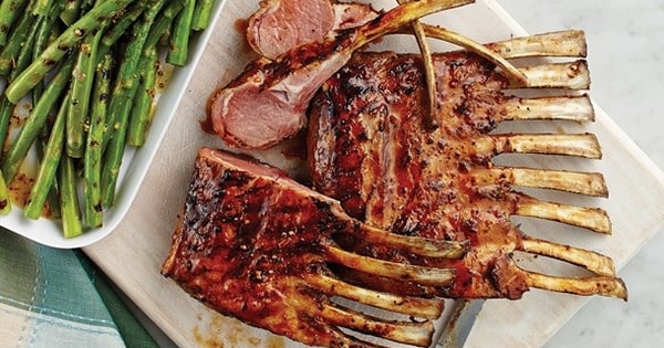 Grilled Rack of Lamb with Asparagus