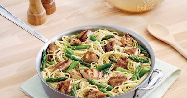 Linguine with Grilled Chicken and Asparagus