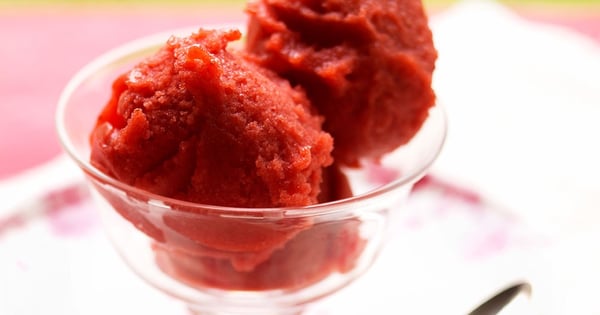Strawberry Sorbet To Really Make Your Mouth Water!