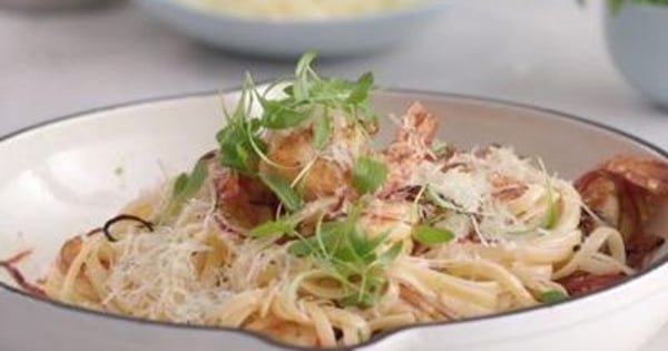 Garlic Butter Prawn Linguine