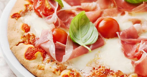 Ham and cheese pizza