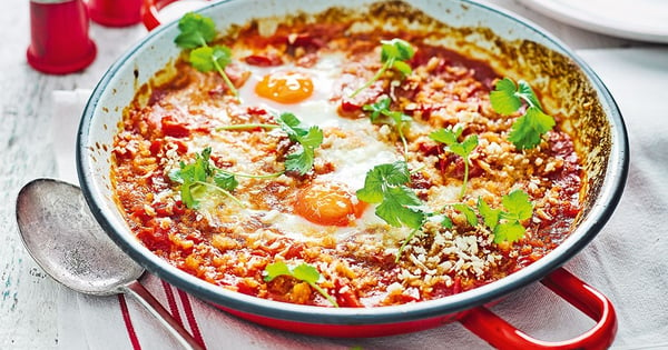Baked eggs and tomatoes