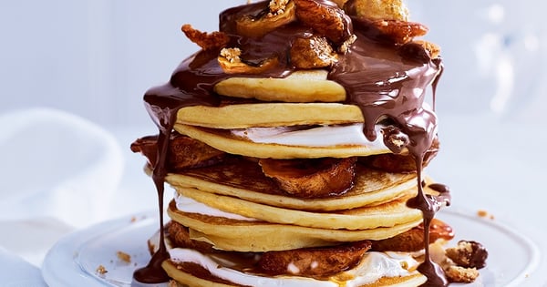 Pancakes with caramelised banana and homemade Nutella-style sauce
