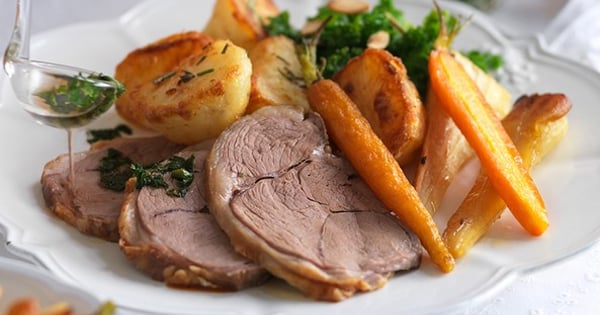 Easy-carve roast lamb