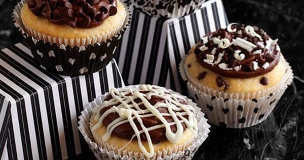 Black & White Chocolate Cupcakes 4 Ways