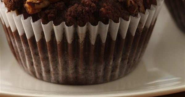 Chocolate-Caramel Crumb Cupcakes
