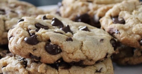 Best Big, Fat, Chewy Chocolate Chip Cookie