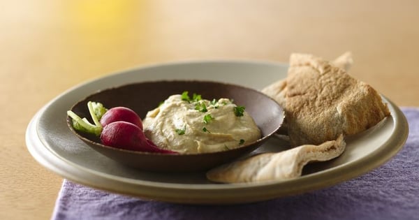 Hummus with Pita Chips