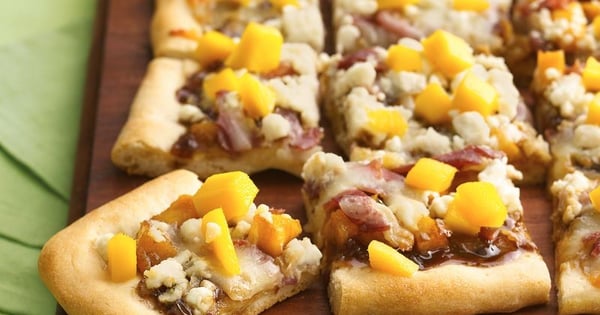 Mango, Prosciutto and Goat Cheese Appetizer Pizza