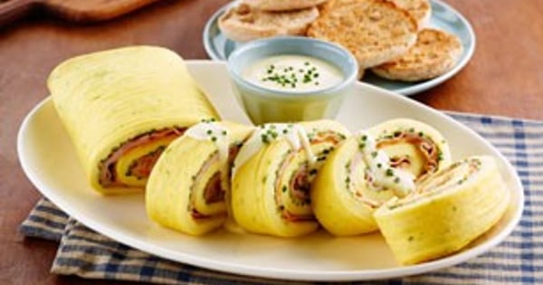 Eggs Benedict Omelette Roll with Hollandaise Sauce