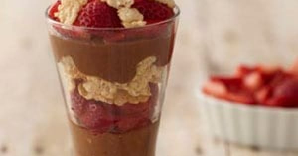 Strawberry Dark Chocolate Pudding Parfaits