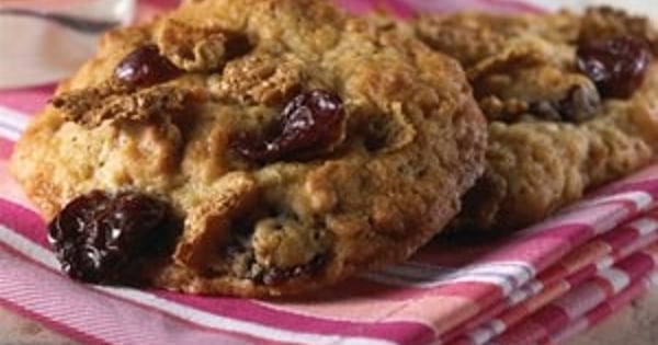 Fruit 'n' Cereal Cookies
