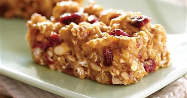 No-Bake Cashew Trail Bars