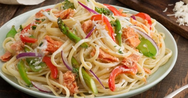 Salmon Garden Linguini