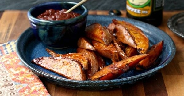 Spicy Molasses Roasted Sweet Potatoes will Make You Want to Eat More Vegetables