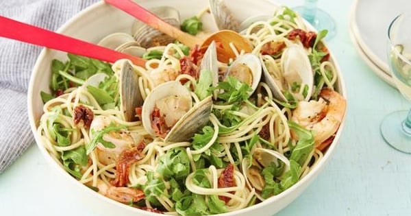 Spaghetti with Pinot Grigio and Seafood