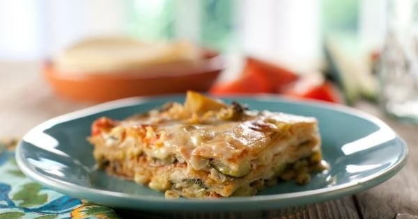 Zucchini-Tortilla Casserole (Pastel Azteca)
