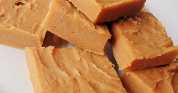 Peanut Butter Freezer Fudge (2-Ingredient)