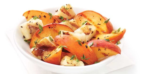 Grilled peach salad