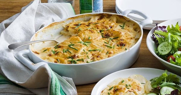 Creamy Cheese and Garlic Potato Bake
