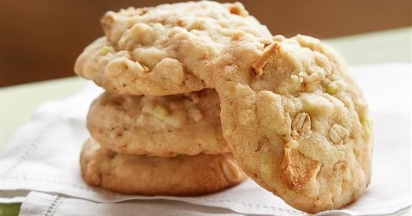Caramel Apple Oatmeal Cookies