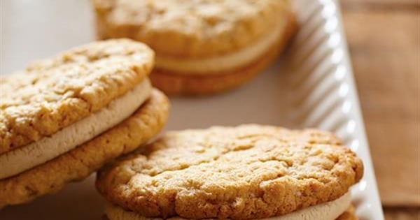 Chewy Peanut Butter-Oatmeal Sandwich Cookies