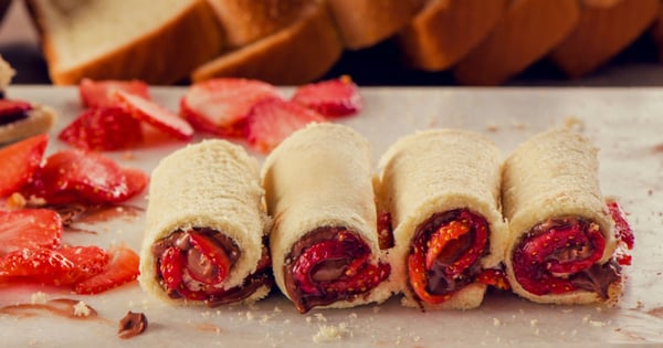Strawberry and Chocolate Breakfast Roll-Ups