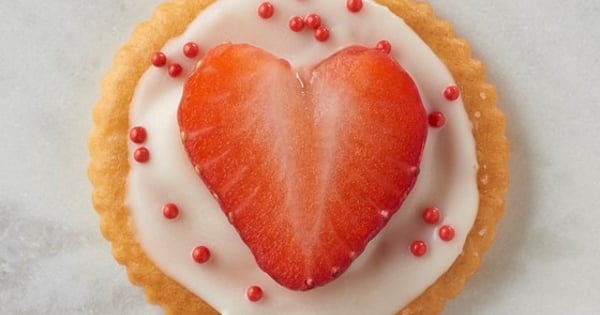 RITZ Strawberry Hearts