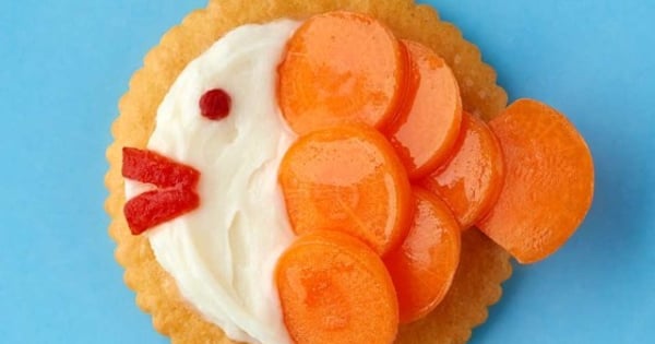 RITZ Cream Cheese & Veggie Swimmers