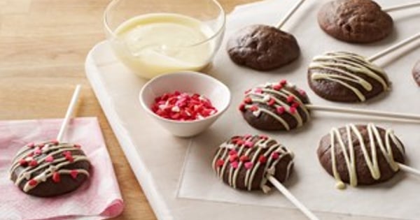 Sweetheart Chocolate Lollipops