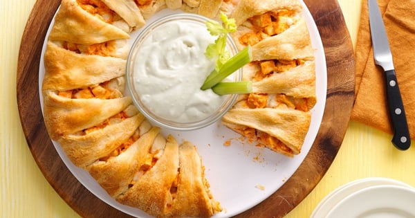 Buffalo Chicken Crescent Ring