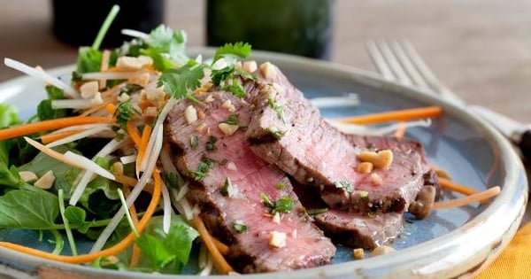 Grilled Steak and Papaya Salad