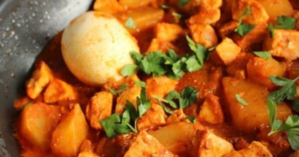 Doro Wat: Ethiopian Chicken Dish