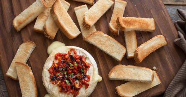 Baked Brie and Sundried Tomato Dip
