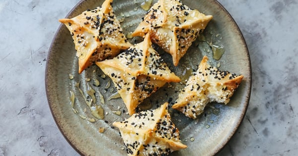 Cretan Cheese Pies with Thyme and Honey (Kalitsounia)