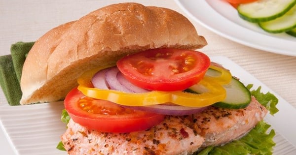 Easy Salmon Fillet Burgers