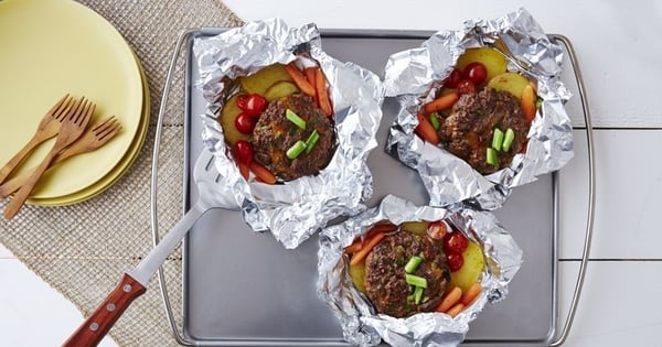 Grilled Cheddar Burgers and Veggies Packs