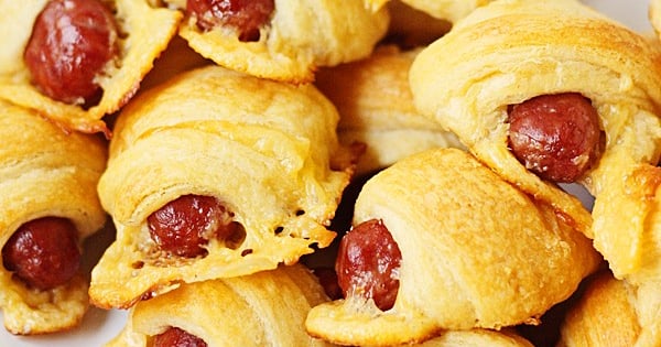 Cheesy Pigs in a Blanket + Sweet Sriracha Dipping Sauce