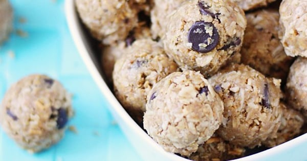 No-Bake Energy Bites (aka Peanut Butter Oatmeal Protein Bites)