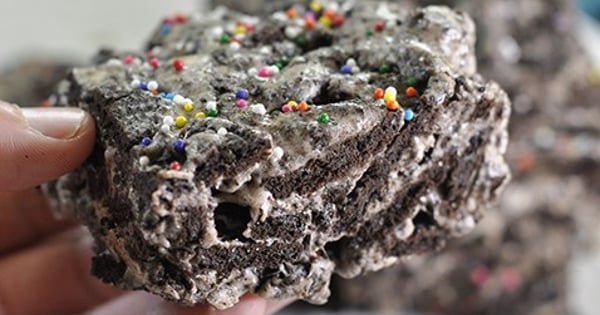 Gooey Oreo Krispie Treats