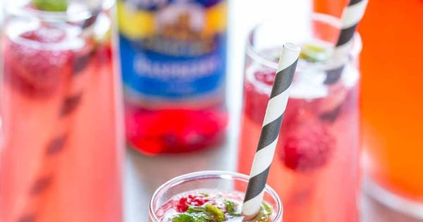 Skinny Raspberry Coconut Mojitos