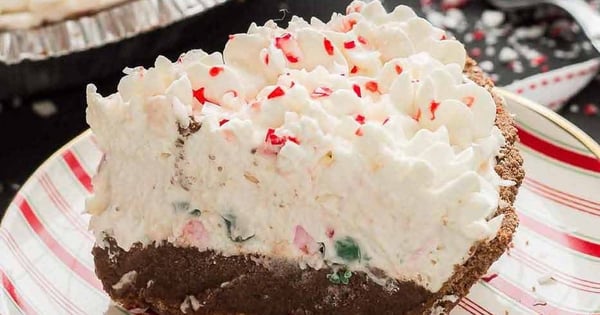 No Bake Candy Cane Pie