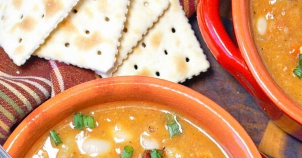 Slow Cooker Bean and Bacon Soup