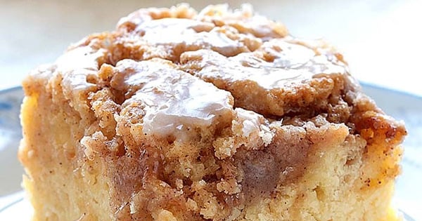 Easy Cinnamon Roll Coffee Cake