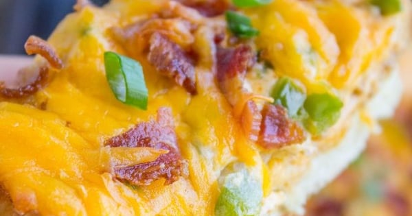 Jalapeño Popper Cheesy Bread with Bacon